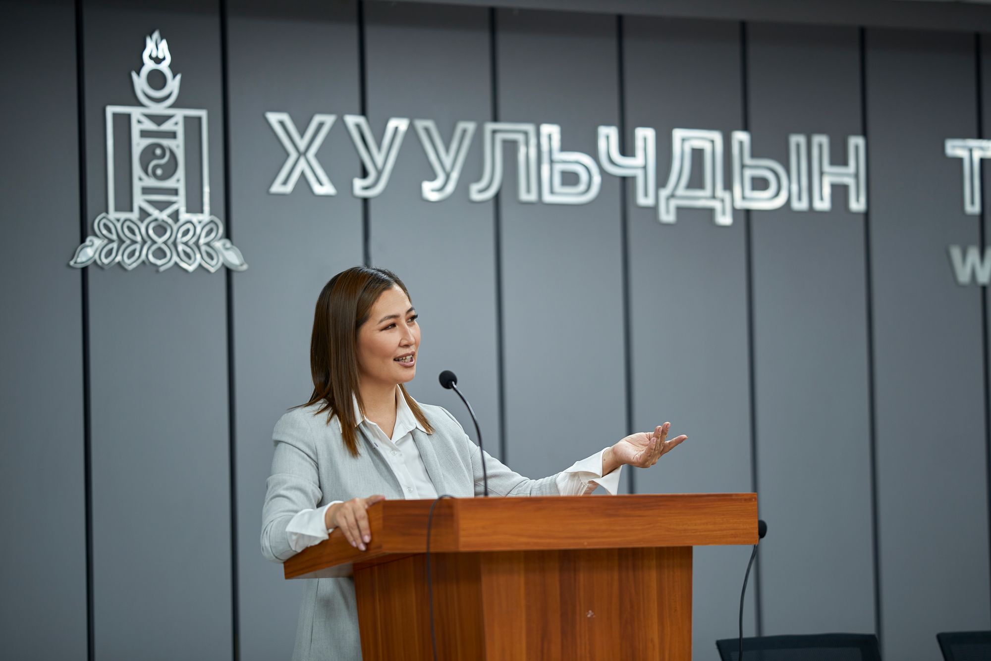 Олон улсын Барын холбооны түүхэнд “Про Боно” шагналыг хүртсэн анхны Монгол эмэгтэй хуульч Х.Баасанжаргал